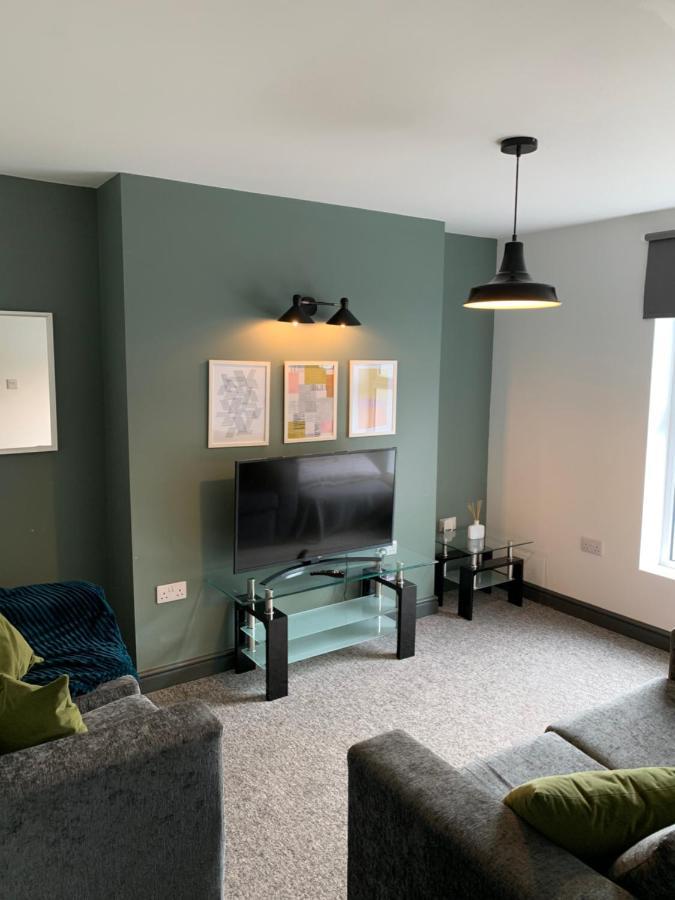 Quiet Location - 3 Bedroom Family House With 3 Shower Room - 2 Parking Spaces Plymouth Kültér fotó
